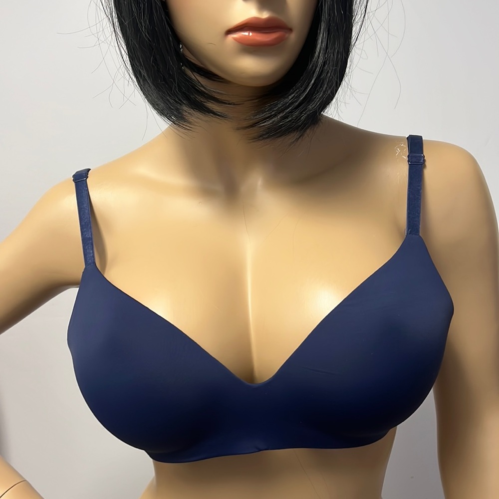 NWOT Victoria Secret wireless Bra S34D